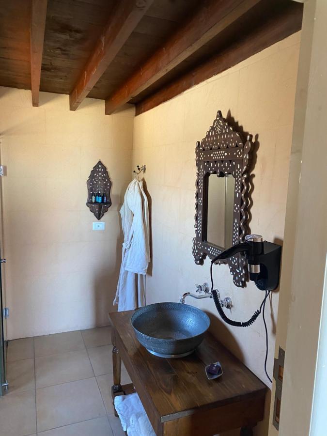 Dar Camelia Bed & Breakfast Tyre Exterior photo
